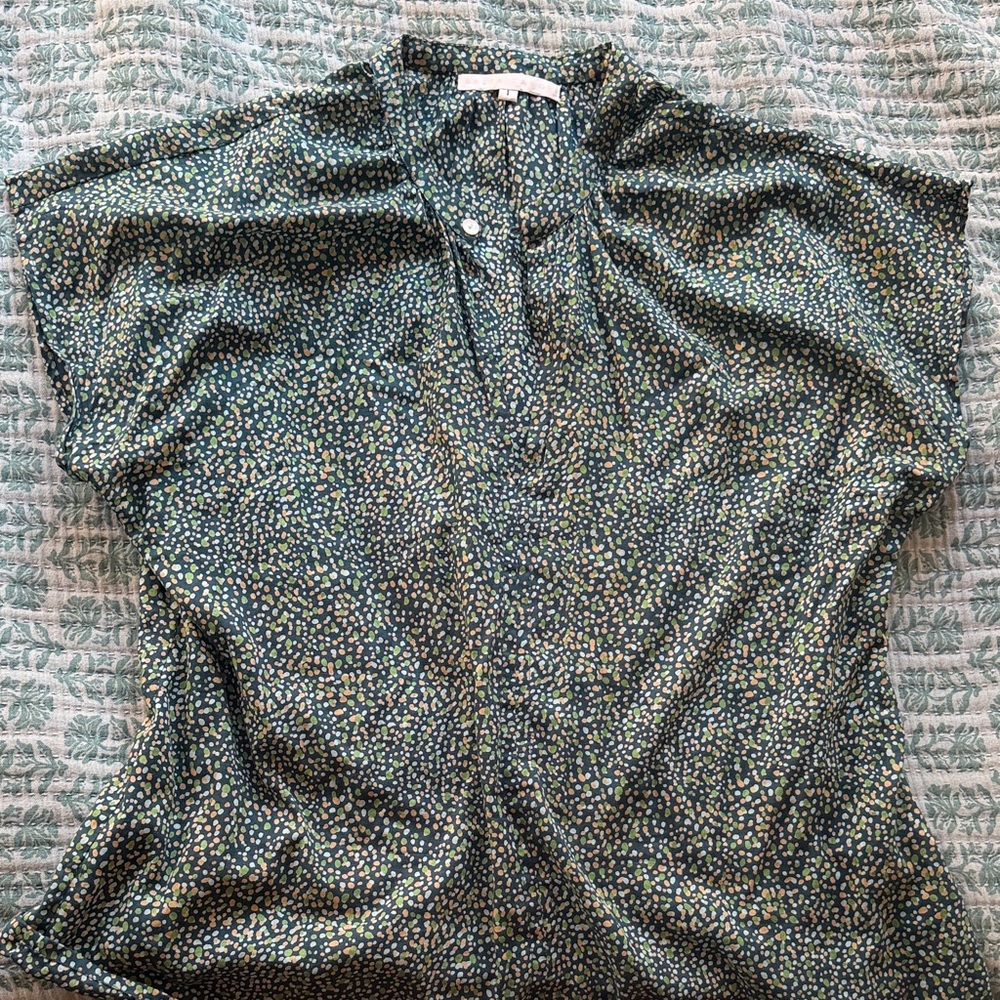 Elegant Green Patterned Blouse - image 1